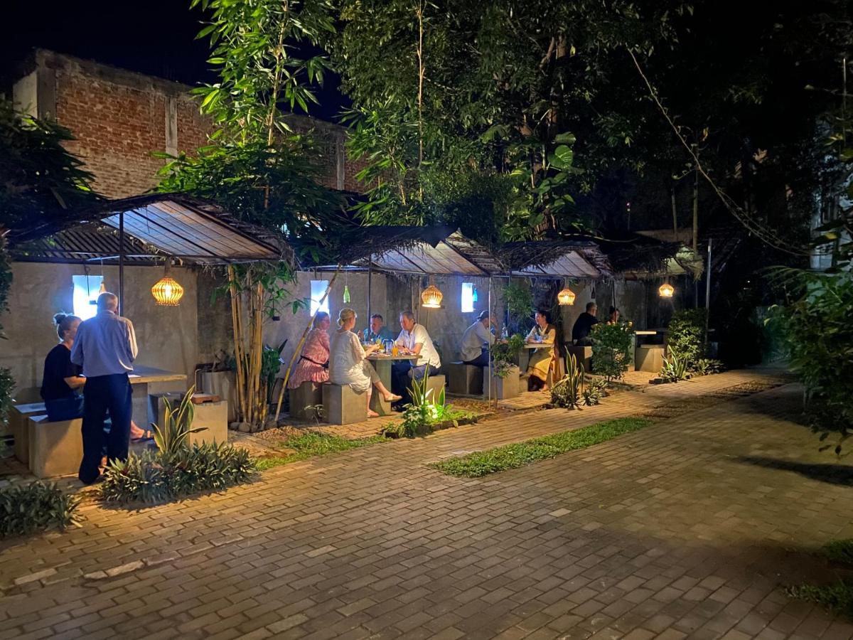Hotel Tinaya Дамбулла Экстерьер фото
