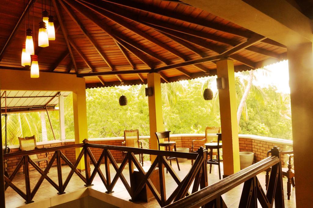 Hotel Tinaya Дамбулла Экстерьер фото